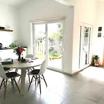 Quinta Da Pera Rocha Bed & Breakfast 4*
